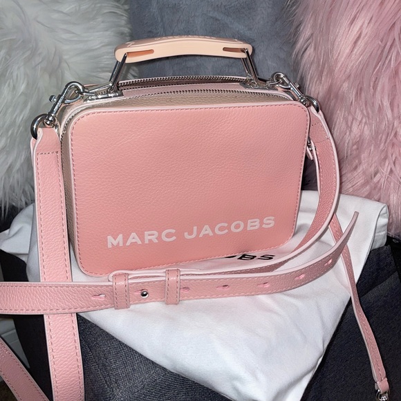 Marc Jacobs Handbags - Marc Jacobs Purse